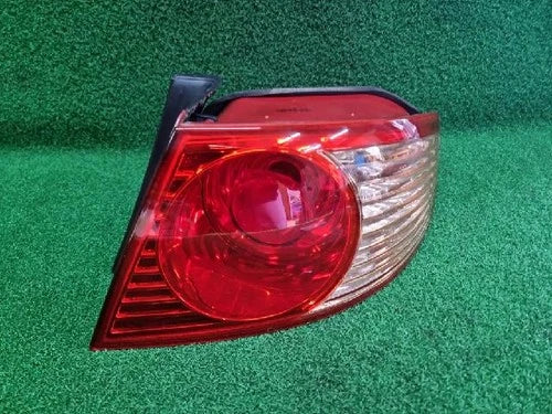 Right rear combination tail light assembly compatible with Kia Amanti 2006, genuine OEM replacement part 92402 3F270