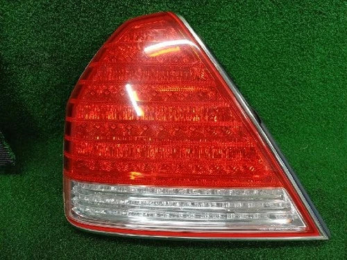 Left rear tail light assembly compatible with Hyundai Equus 2007, genuine OEM replacement part 92401 3B501
