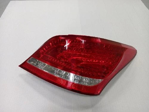 Left rear tail light compatible with Hyundai Equus 2010, genuine OEM replacement part 92401 3N000