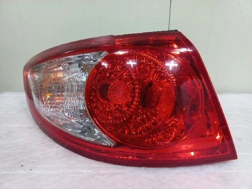 Left outer rear tail light assembly (combination) compatible with Hyundai Santa Fe 2007, genuine OEM replacement part 924012B000