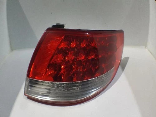 Right rear combination tail light assembly OEM 92402 3L001 compatible with Hyundai Azera 2008