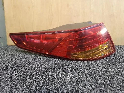 Left rear tail light assembly compatible with Kia K5 2013, genuine OEM replacement part 924012T000