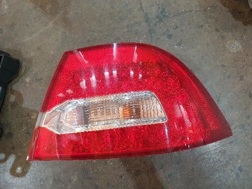 Right rear combination tail light assembly compatible with Kia LPI LX20 2009, genuine OEM replacement part 92402 2G500