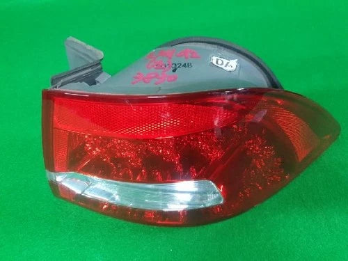 Right rear tail light assembly compatible with Kia Optima 2009, genuine OEM replacement part 92402, 2G500