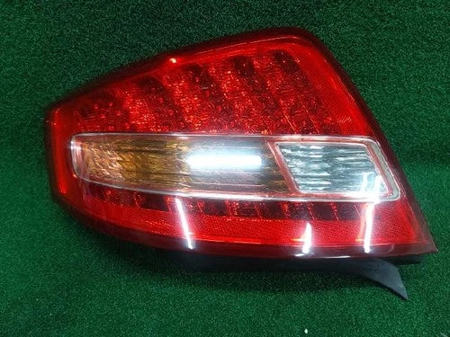 Conjunto de faro/calavera trasero combinado derecho Kia 2007 OEM 92402 3F500