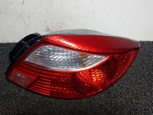 Right rear tail light assembly compatible with Kia Spectra 2002, genuine OEM replacement part 0K30C 51150A