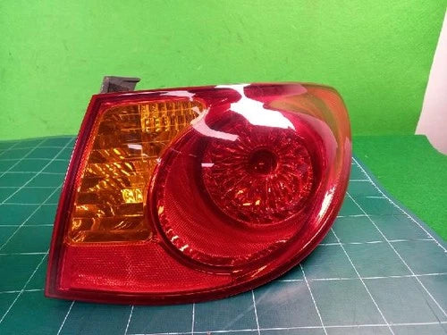 Right outer rear tail light assembly Hyundai Elantra 2007 OEM 92402 2H000