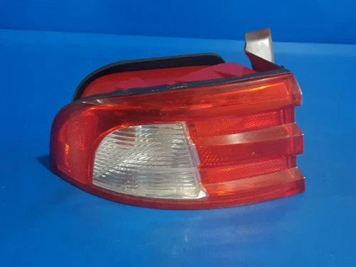 Kia Optima 2004 - Left rear combination tail light OEM 924113C000