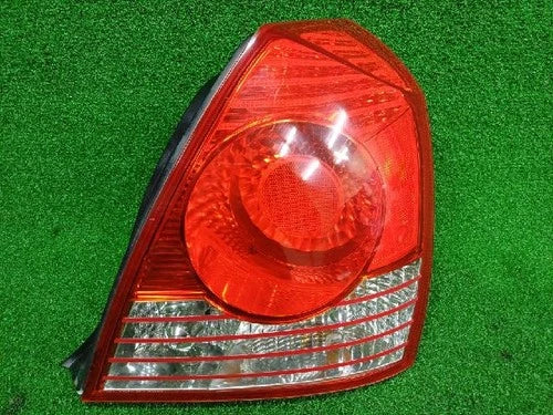 Used OEM Part - Combination Tail Light Assembly compatible with Hyundai Elantra 2005 (right side/passenger side) OEM 92402-2D5