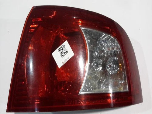 Kia 2002 UNIDAD DE LUZ TRASERA / CALAVERA COMBINADA DERECHA OEM 92421 3C070