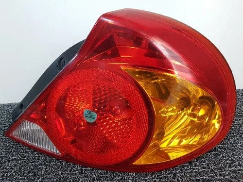 Kia Spectra 2002 Right rear combination tail light assembly OEM 0K2N1 51150A