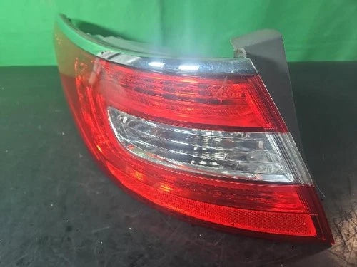 Left rear tail light assembly compatible with Hyundai Azera 2015, genuine OEM replacement part 92403 3V000