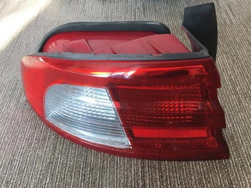 Kia Optima 2003 - Left rear combination tail light OEM 92411 3C070