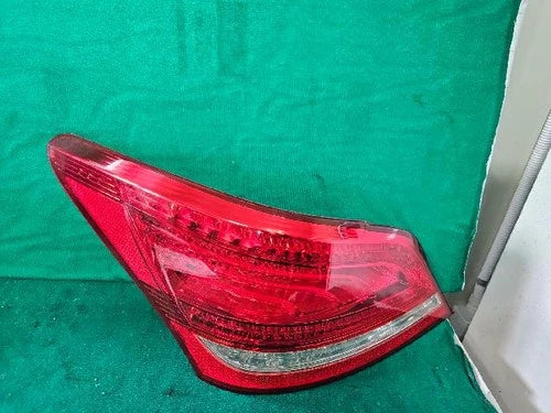 Left rear tail light compatible with Hyundai Equus 2011, genuine OEM replacement part 92401 3N000