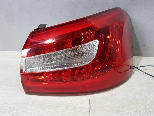 Right rear combination tail light assembly compatible with Kia Cadenza 2015, genuine OEM replacement part 92402 E8000