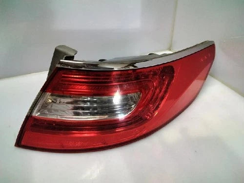Left rear tail light assembly compatible with Hyundai Azera 2011, genuine OEM replacement part 924033V000