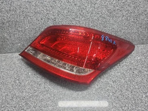 Right rear combination tail light assembly compatible with Hyundai Equus 2012, genuine OEM replacement part 92402 3N000