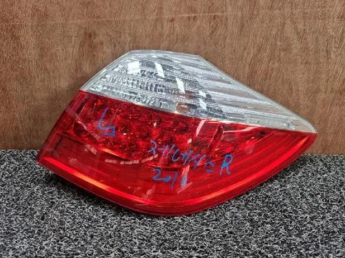 Rear combination tail light (right) compatible with Hyundai Genesis Coupe 2009, genuine OEM replacement part 92402 3M060