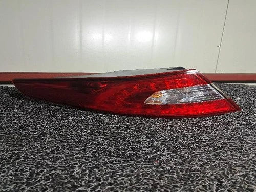 Left rear combination tail light compatible with Kia K5 2012, genuine OEM replacement part 924012T0