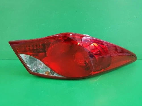 Conjunto de faro/calavera trasero exterior izquierdo Hyundai 2011 OEM 92401 3S010