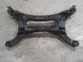 Refacción OEM Usada - Travesaño del subchasis trasero para Nissan Altima Sedán de 4 puertas (2007-2012) OEM
