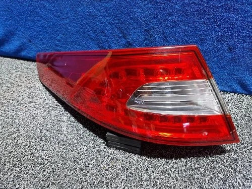 Left rear tail light assembly compatible with Kia K5 2011, genuine OEM replacement part 92401 2T100