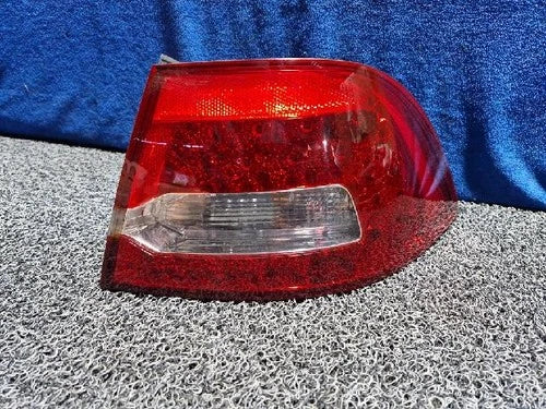 Kia Picanto 2010 Combination Tail Light right genuine OEM 92402 2G500