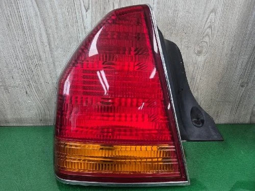 Rear combination tail light (left/driver side) for Hyundai Equus 2003, genuine OEM replacement part 220-16106