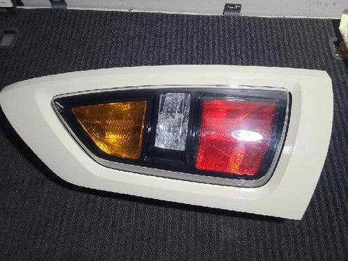 Refacción OEM Usada - Conjunto de luces traseras / calaveras Kia Soul 2010 OEM 92410 2K000