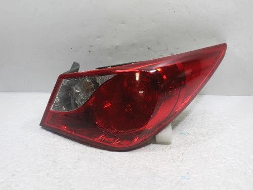 Right outer rear tail light assembly compatible with Hyundai YF 2011, OEM 92402 3S010