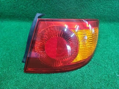 Right rear tail light assembly compatible with Hyundai Elantra 2003, genuine OEM replacement part 92402 2D200