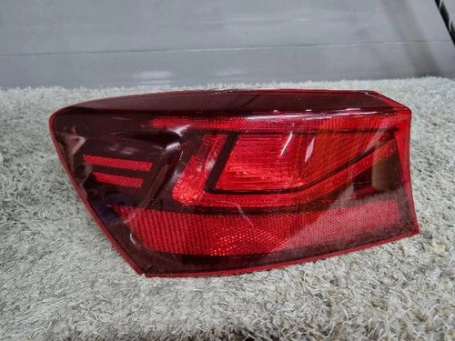 Left rear tail light assembly compatible with Kia Forte 2019, genuine OEM replacement part 92401-M6