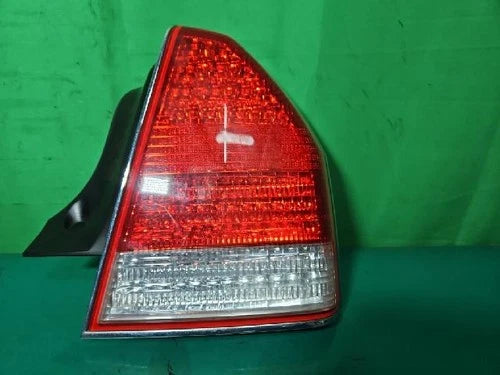 Right rear tail light (RH) compatible with Hyundai Equus 2001, genuine OEM replacement part 92402 3B100