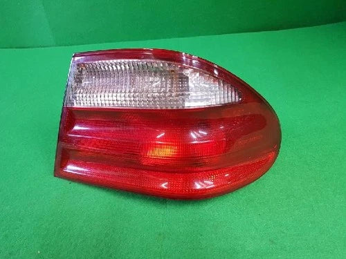 Rear combination tail light Mercedes Benz (right side/passenger side) OEM A 210 820 34 64