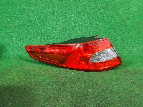 Rear combination tail light assembly (left) compatible with Kia K5 2013, OEM 924012T100