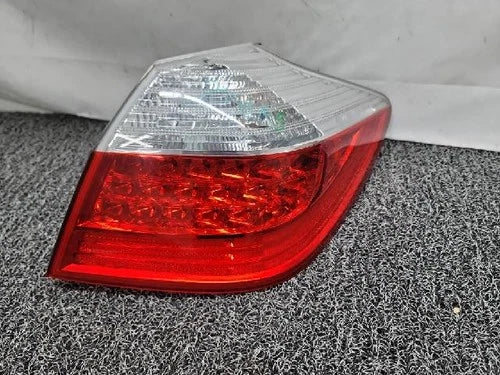 Right rear tail light assembly Hyundai Genesis 2008, RH OEM 92402, 3M000