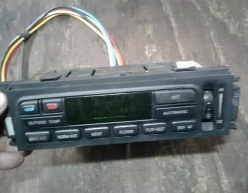 Control de Clima A/C OEM Usado - Control de temperatura del aire acondicionado y calefacción OEM para Mercury Grand Marquis AT (2003-2011)