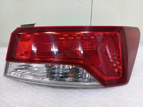 Right outer rear tail light assembly (OEM) Kia K5 2011, 92402 1M300