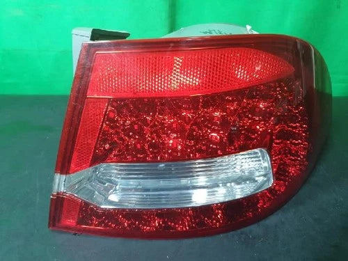 Conjunto de faro/calavera trasero derecho Kia 2010 OEM 92402 2G500