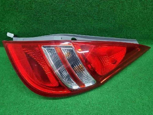 Right rear tail light assembly compatible with Hyundai i30 2008, genuine OEM replacement part 92402 2L000