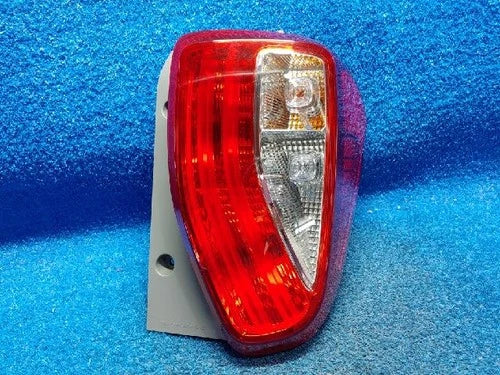 Right rear combination tail light assembly OEM 92402 A3000 compatible with Kia Ray 2014