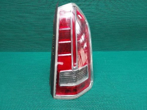 Right rear tail light of brake and turn signal compatible with Chrysler 300 2013, genuine OEM replacement part 68154610AC