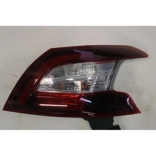 Right rear tail light compatible with Peugeot 308 (13-18) 1.6 8V HDI (85 kW) BER. 5P/D/1560 cc 2013