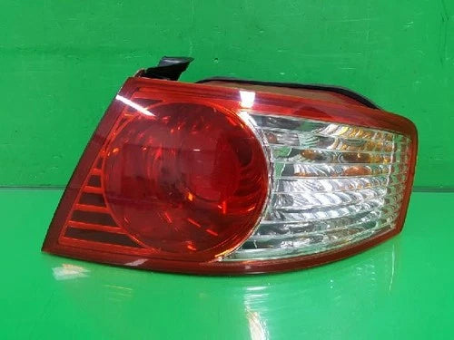 Right rear combination tail light assembly compatible with Kia Amanti 2005, genuine OEM replacement part 924023F000