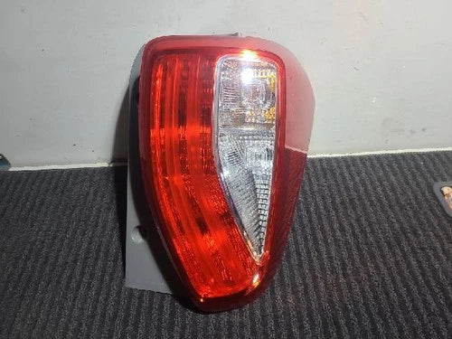 Conjunto de faro/calavera trasero derecho combinado OEM 92402 A3000 para Kia Ray 2013