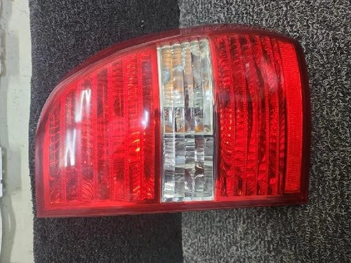 Right rear combination tail light assembly compatible with Kia Sportage 2006, genuine OEM replacement part 92402 1F001