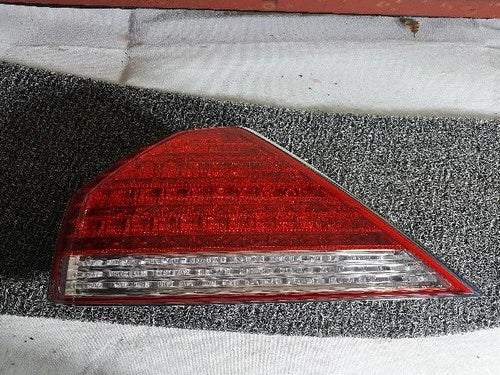 Rear combination tail light (Tail Light) compatible with Hyundai Equus 2006, genuine OEM replacement part 924013B5