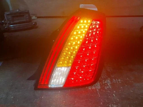 Right rear combination tail light assembly compatible with Kia Amanti 2010, genuine OEM replacement part 92402-3F800