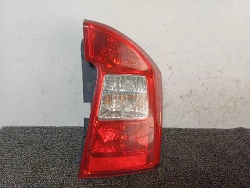 Right rear tail light assembly compatible with Kia Carens 2008, genuine OEM replacement part 92402 1D000