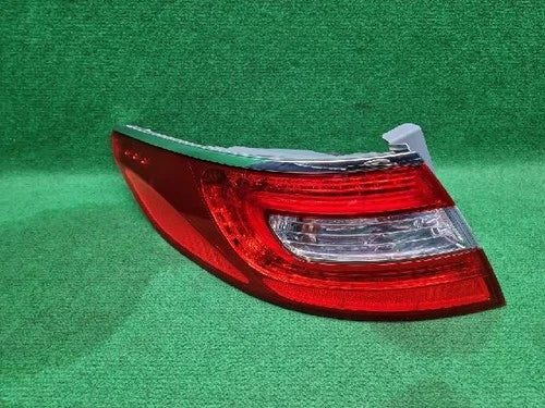 Left outer rear tail light assembly compatible with Hyundai Azera 2011, genuine OEM replacement part 92403 3V000